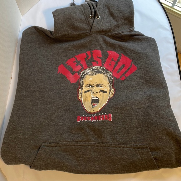 Tom Brady Tampa Buccaneers football gray soft hoodie sweatshirt. - Picture 1 of 16